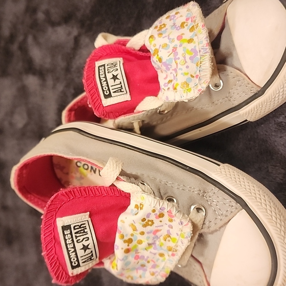 Sz 8 toddler girls double tounge chuck Taylor's